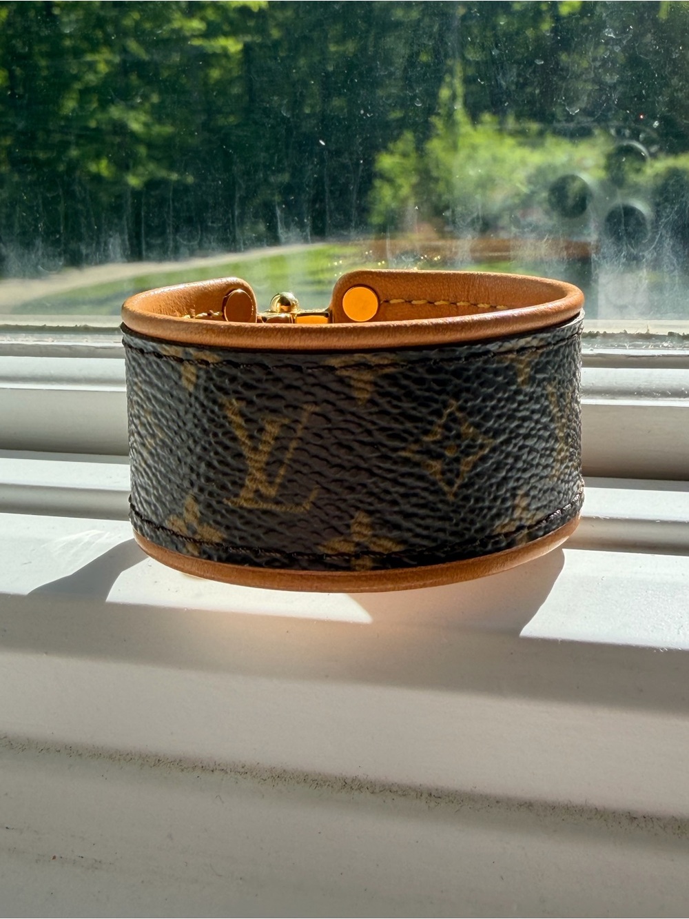Louis Vuitton Monogram Save It Bracelet Cuff - Picture 6 of 14